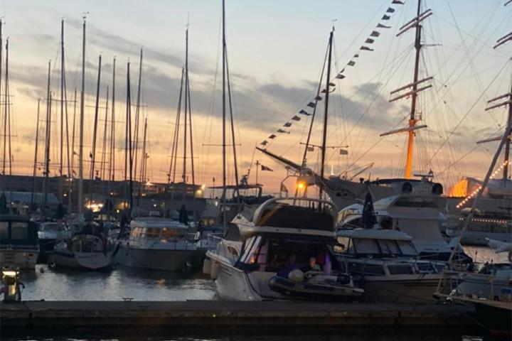 Husbaten Vega 1 Botel Göteborg